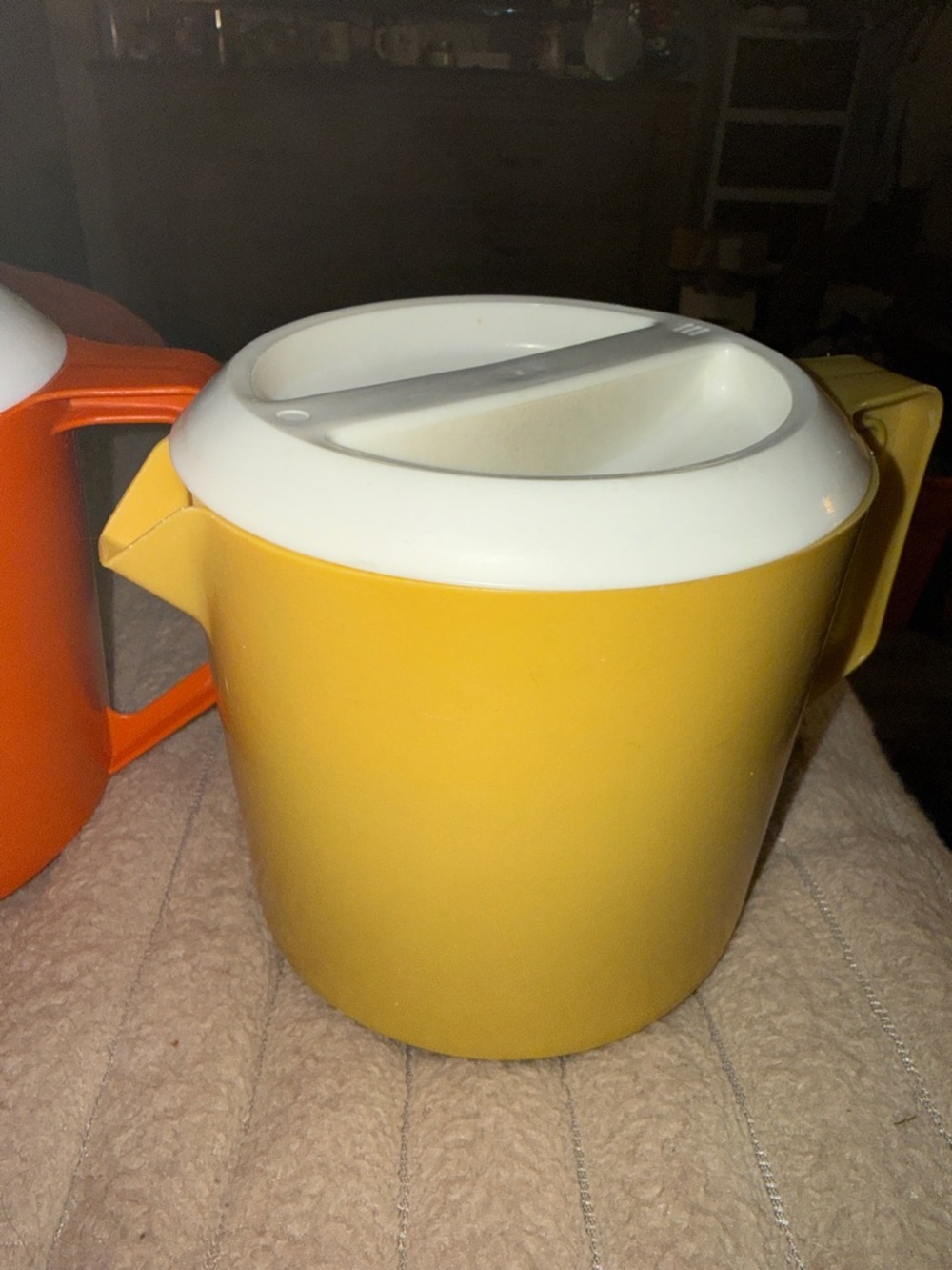 Rubbermaid Orange Plastic Pitcher Lid with Pour Spout both for 30